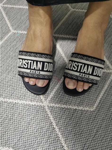 Dior slides review .